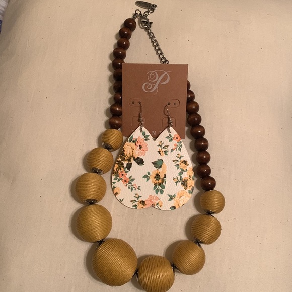 Plunder Necklace and Earring set - Picture 8 of 9